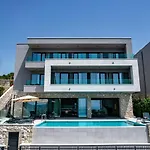 Villa Luxury Maris 5*