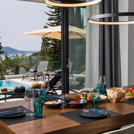 Luxury Maris 5* Villa