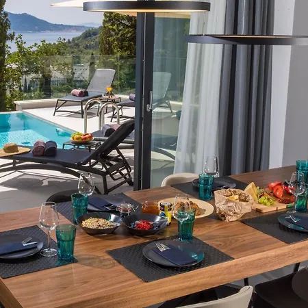 Luxury Maris 5* Villa