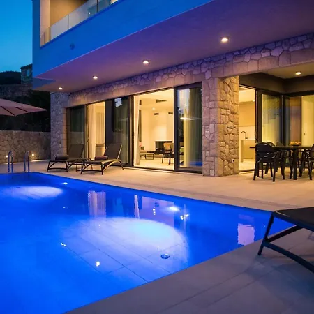 Luxury Maris 5* Villa