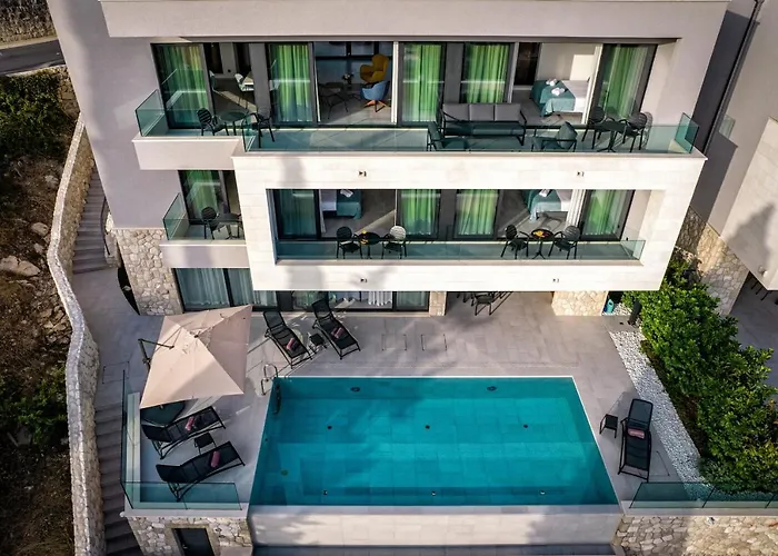 Luxury Maris 5* Villa *