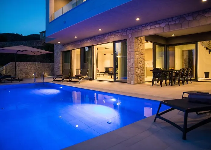 Luxury Maris 5* Villa