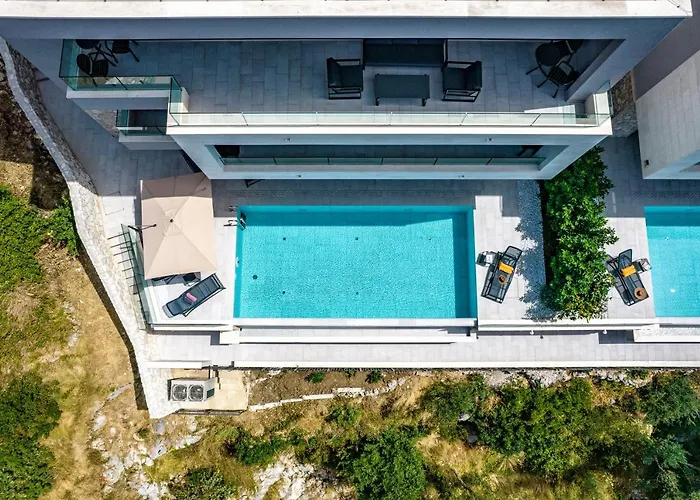 Luxury Maris 5* Villa *